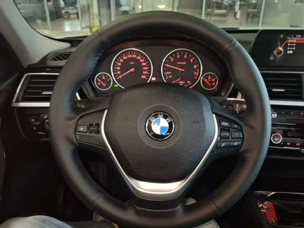 BMW 3 Series — миниатюра 11