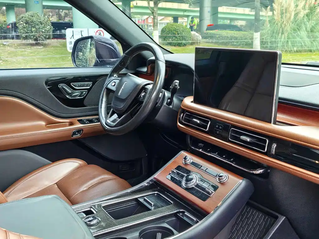 Lincoln Aviator — миниатюра 14