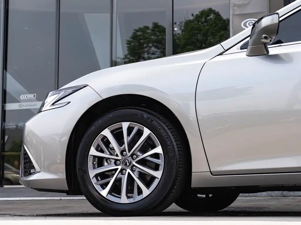 Lexus ES — миниатюра 8