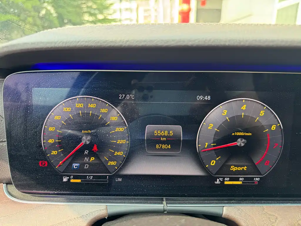 Mercedes-Benz E-Class — миниатюра 12
