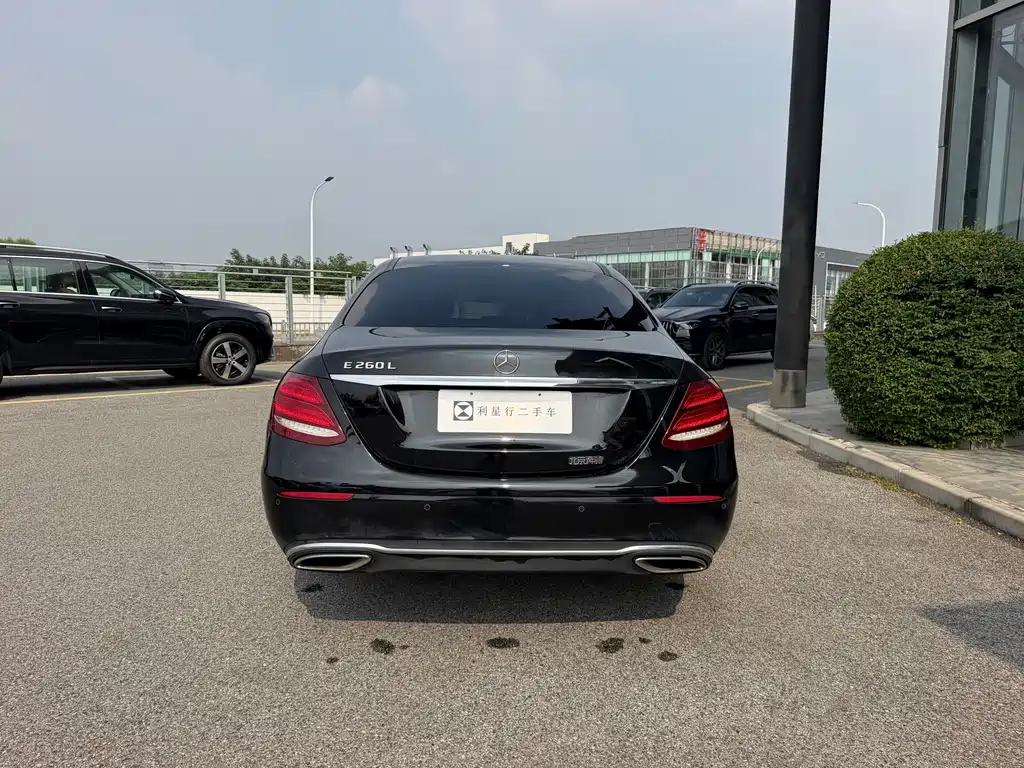 Mercedes-Benz E-Class — миниатюра 17