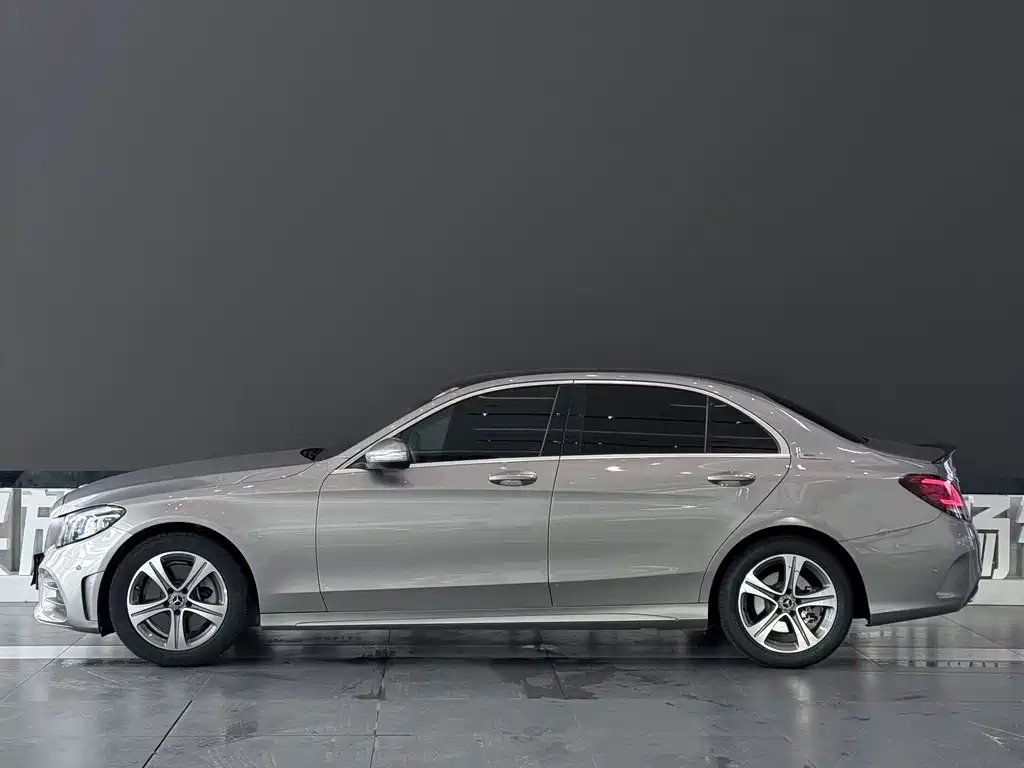 Mercedes-Benz C-Class — миниатюра 3