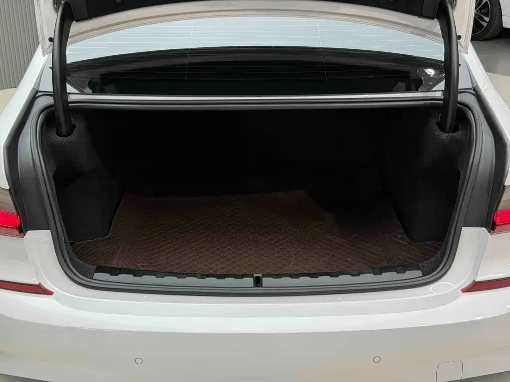 BMW 3 Series — миниатюра 9