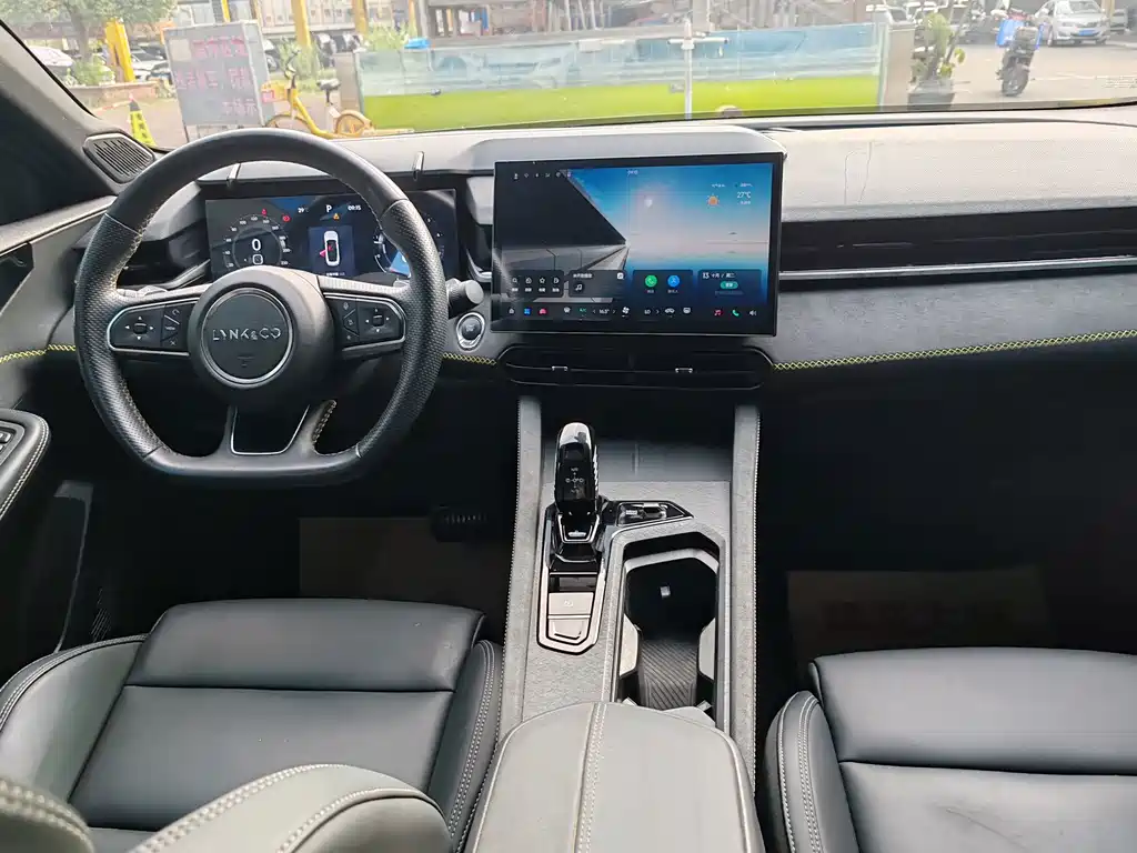 Lynk & Co 03 — миниатюра 5