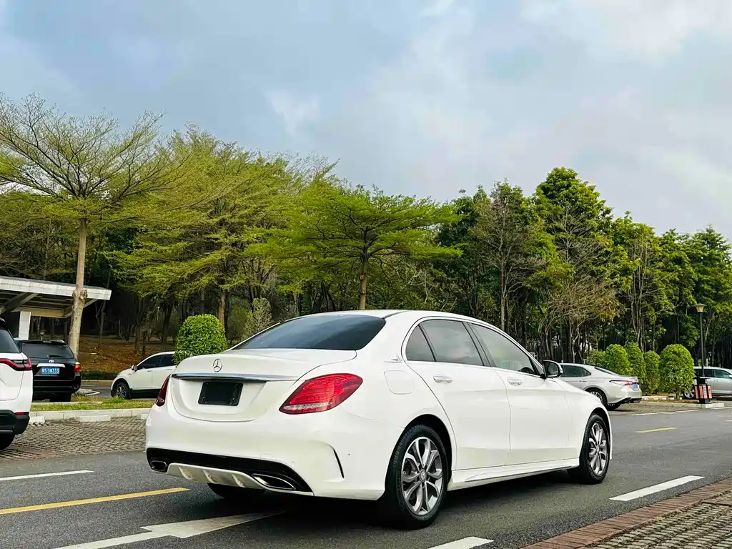 Mercedes-Benz C-Class — миниатюра 4
