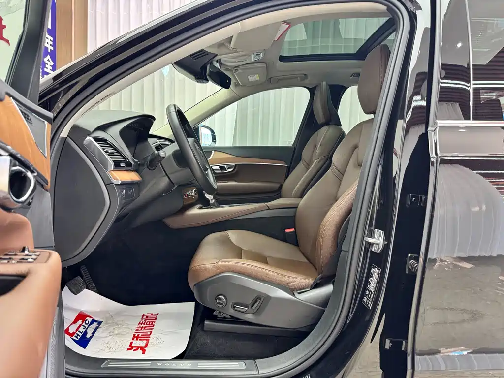 Volvo XC90 — миниатюра 7
