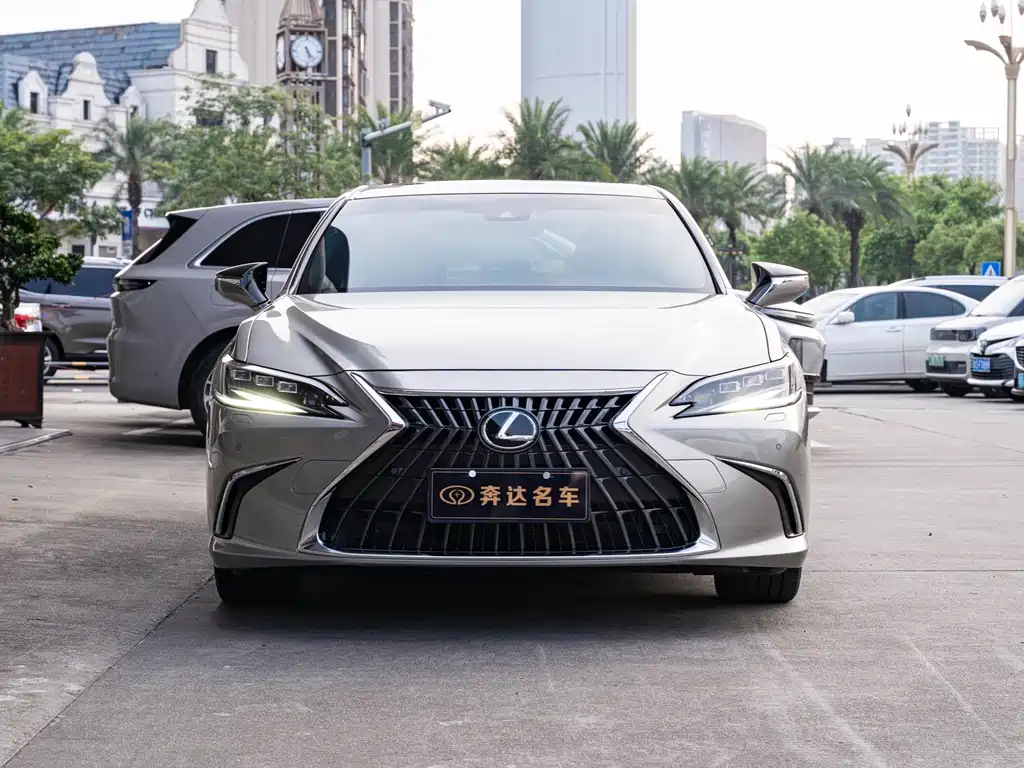 Lexus ES — миниатюра 2