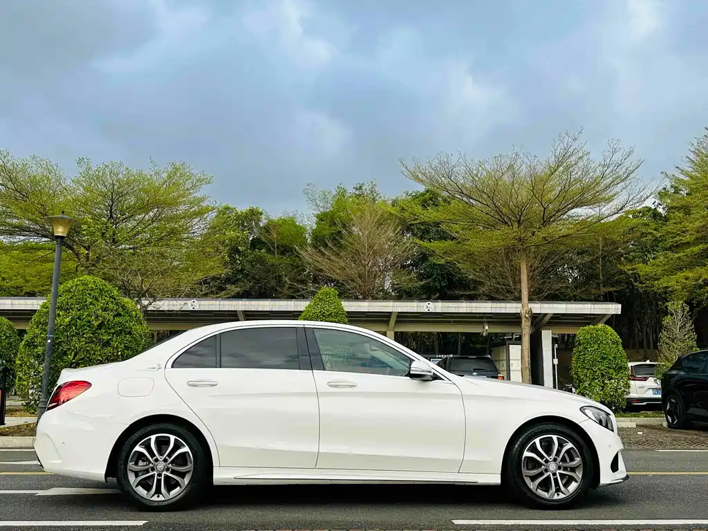 Mercedes-Benz C-Class — миниатюра 7