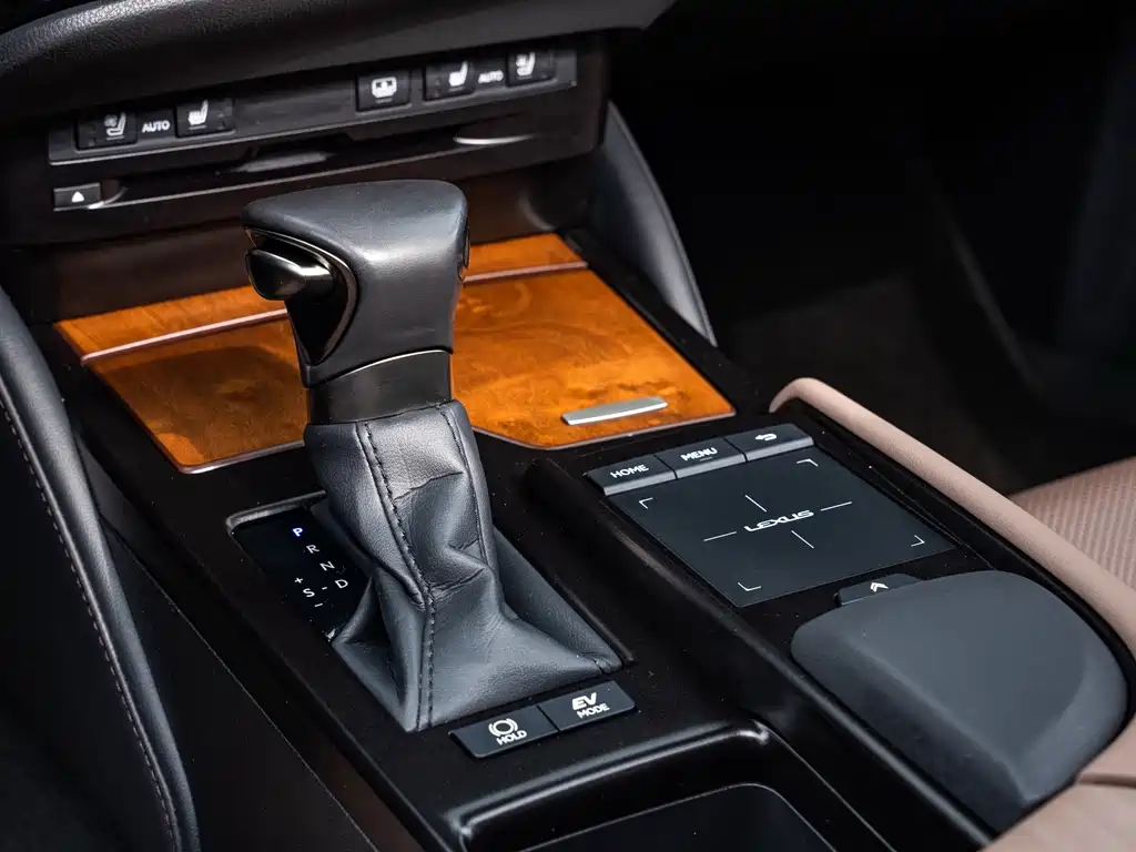 Lexus ES — миниатюра 15