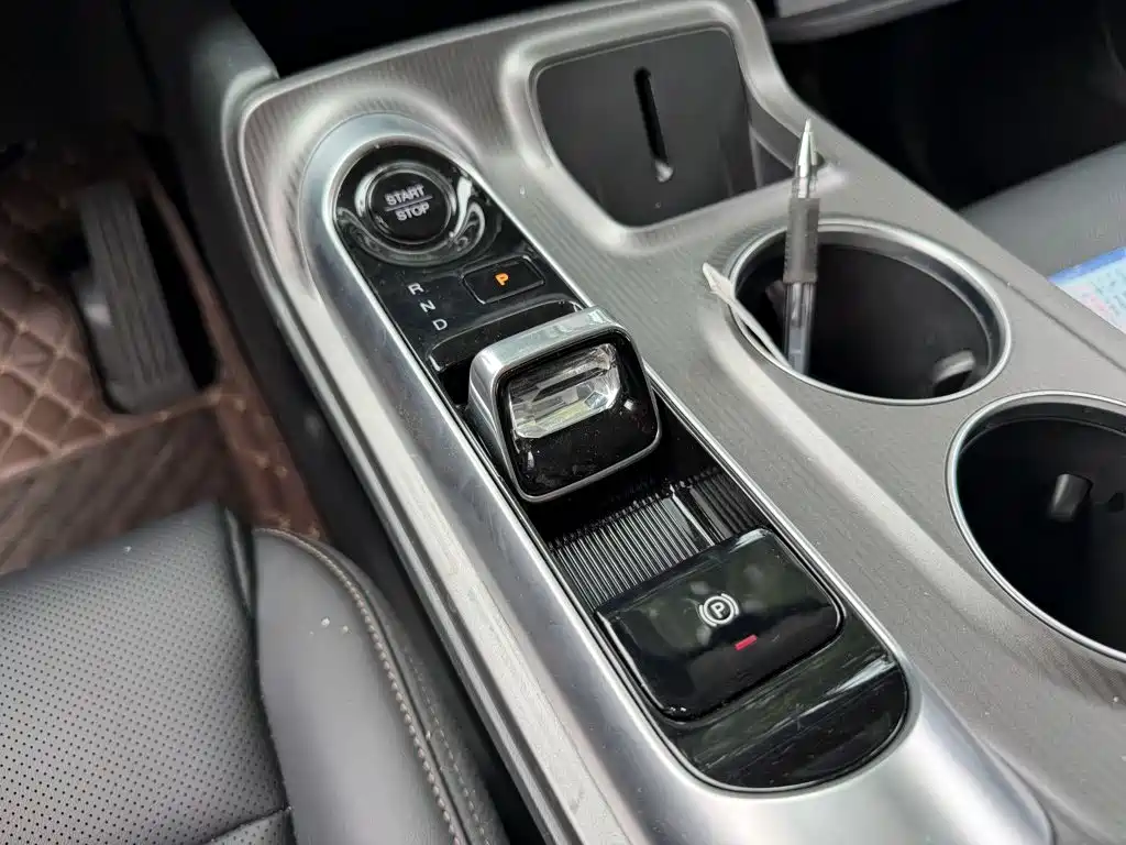 GAC Motor Trumpchi E8 PHEV — миниатюра 9