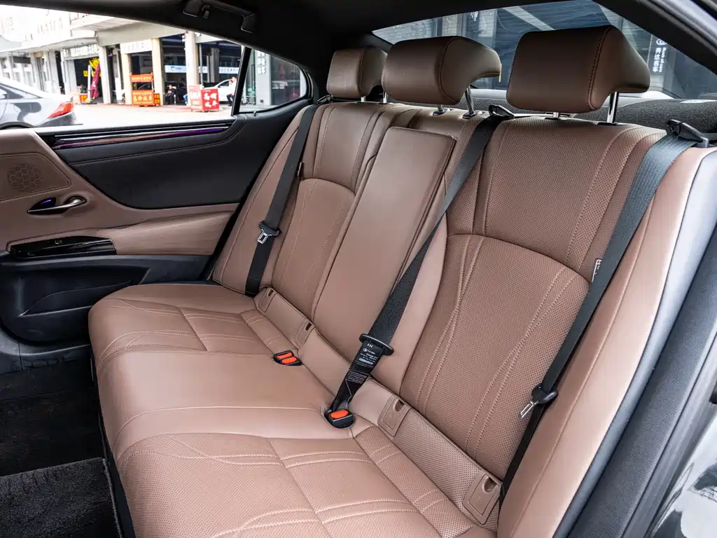 Lexus ES — миниатюра 12