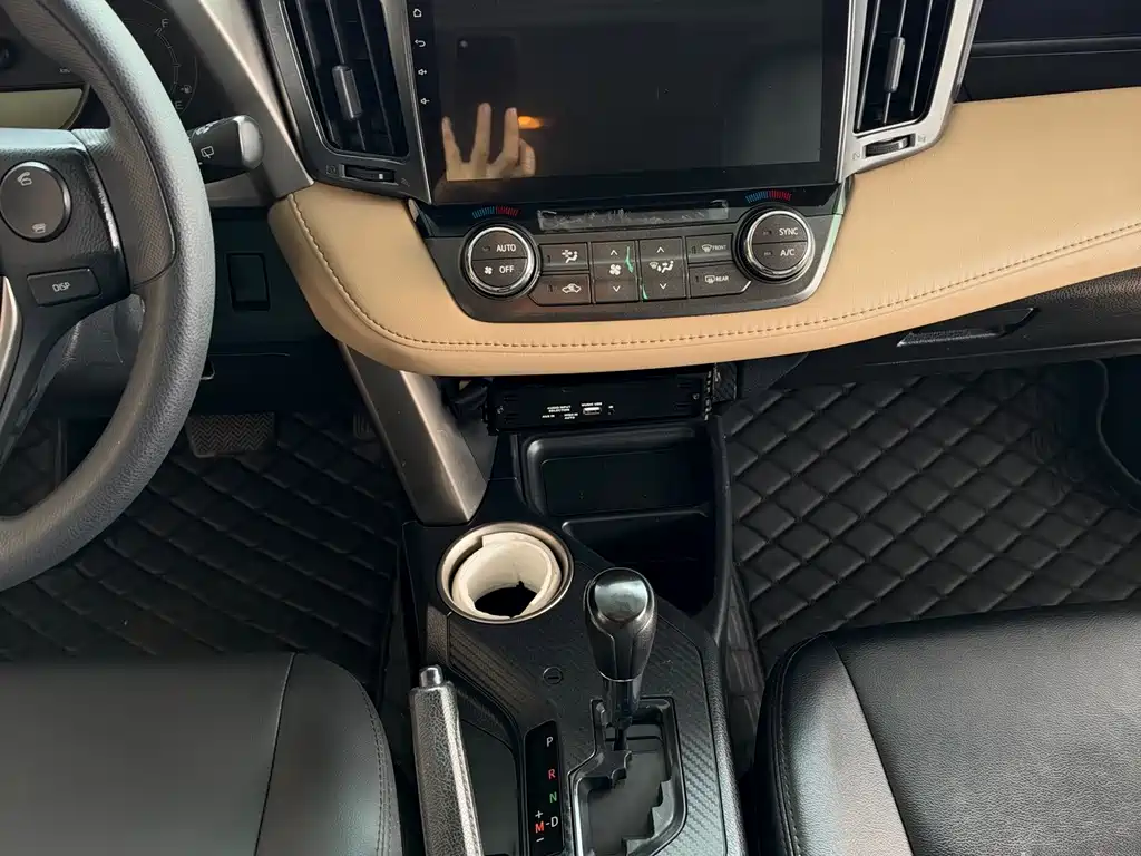 Toyota RAV4 — миниатюра 16