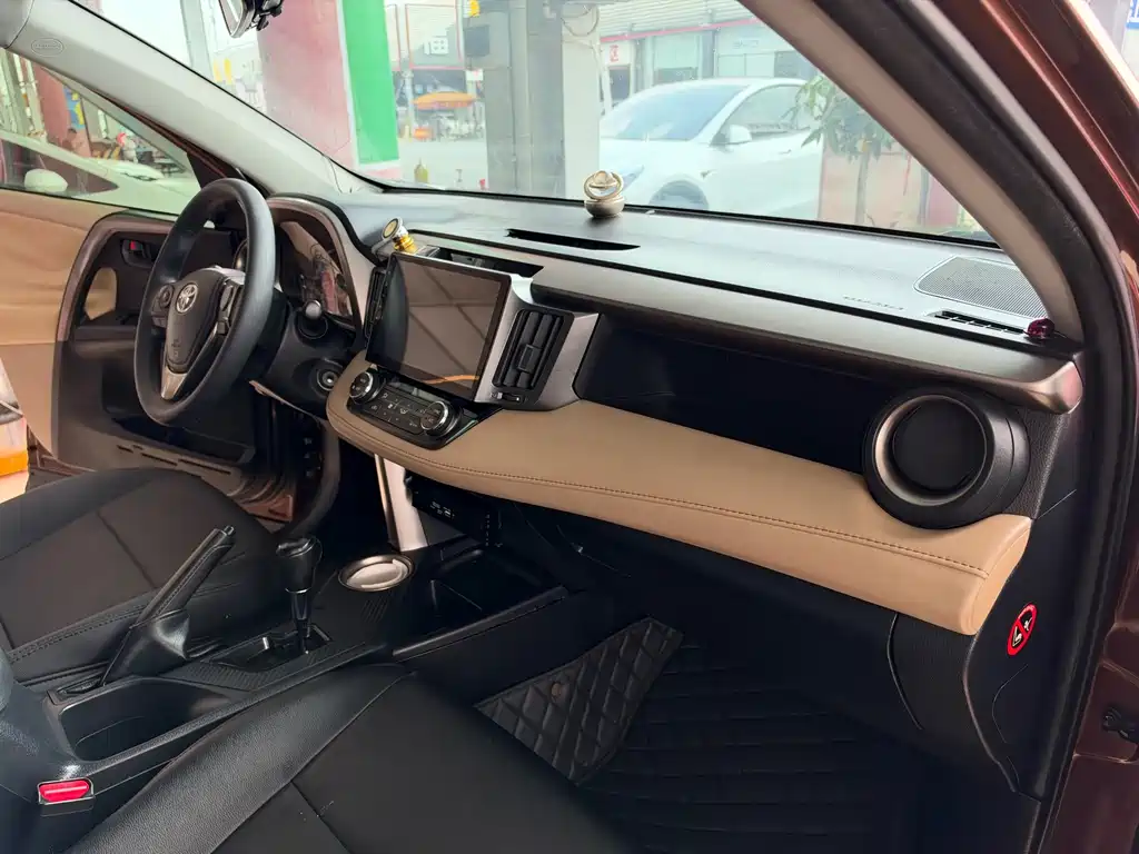 Toyota RAV4 — миниатюра 21