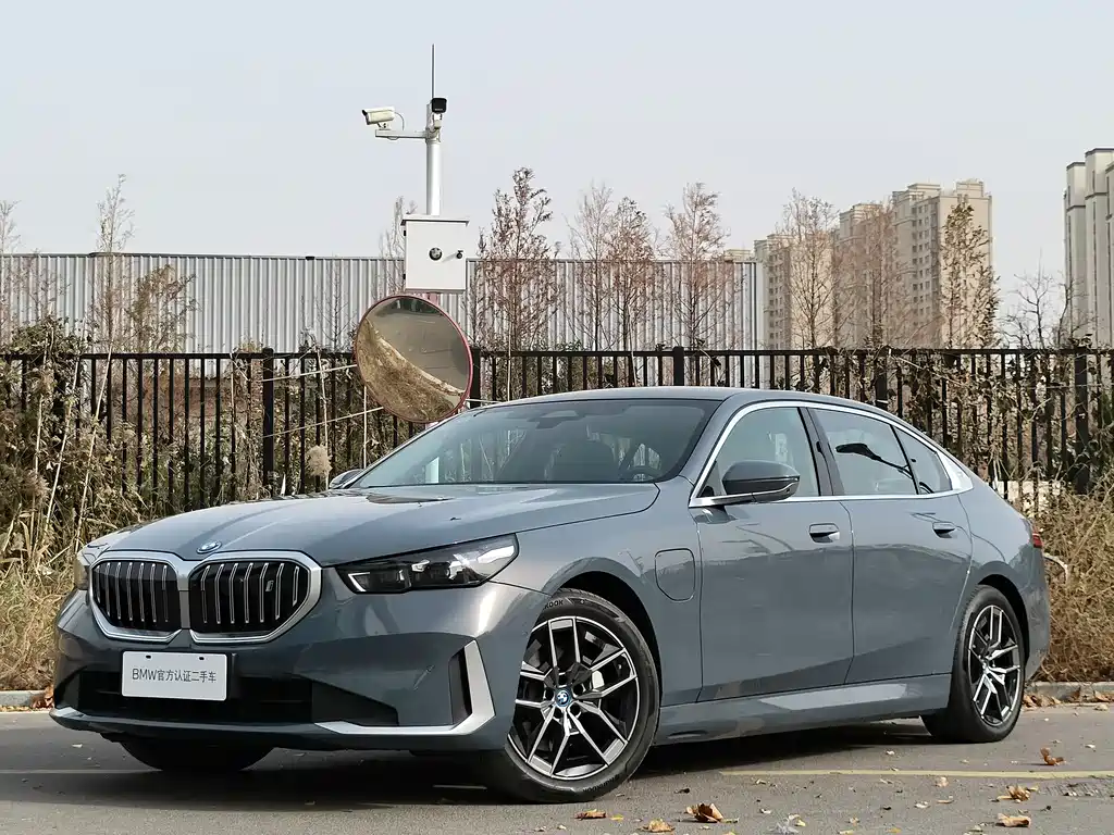 BMW I5