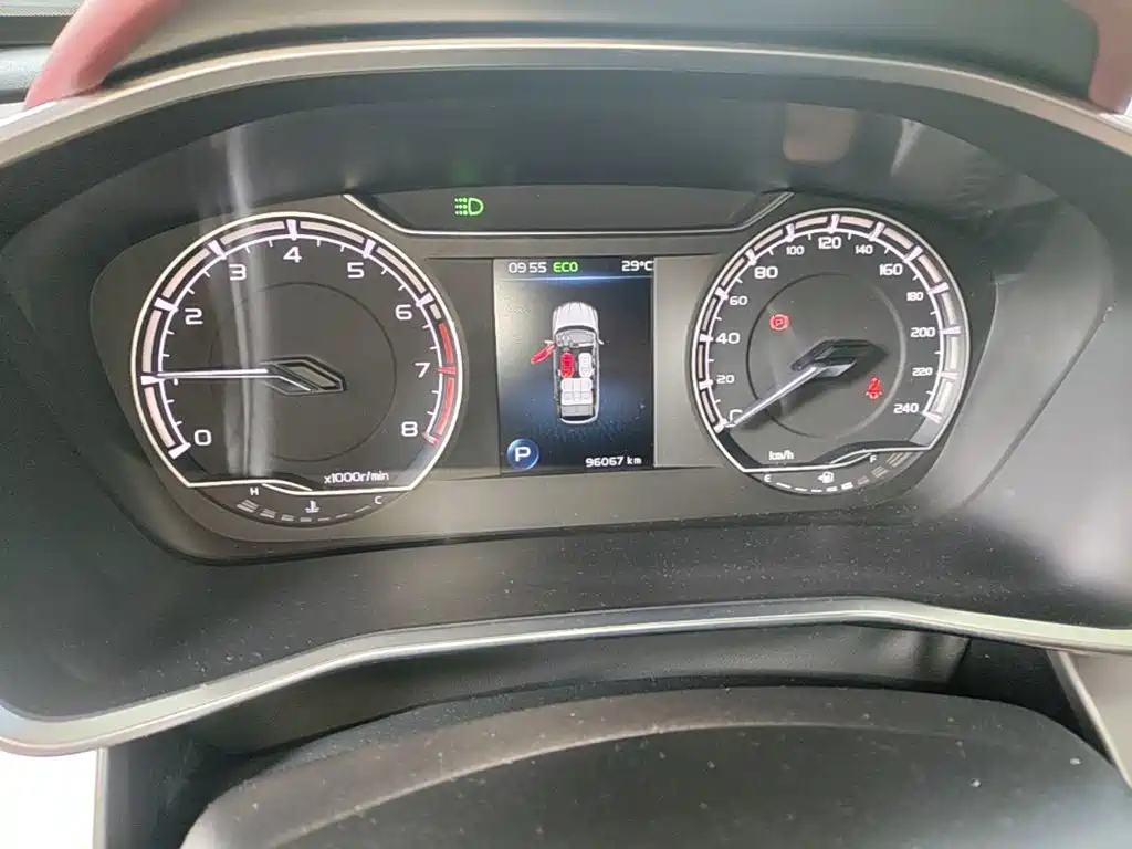 Geely Binyue — миниатюра 12