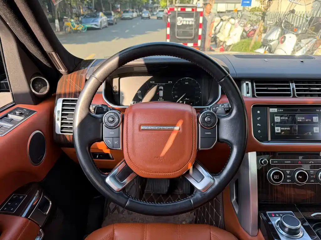 Land Rover Range Rover — миниатюра 14