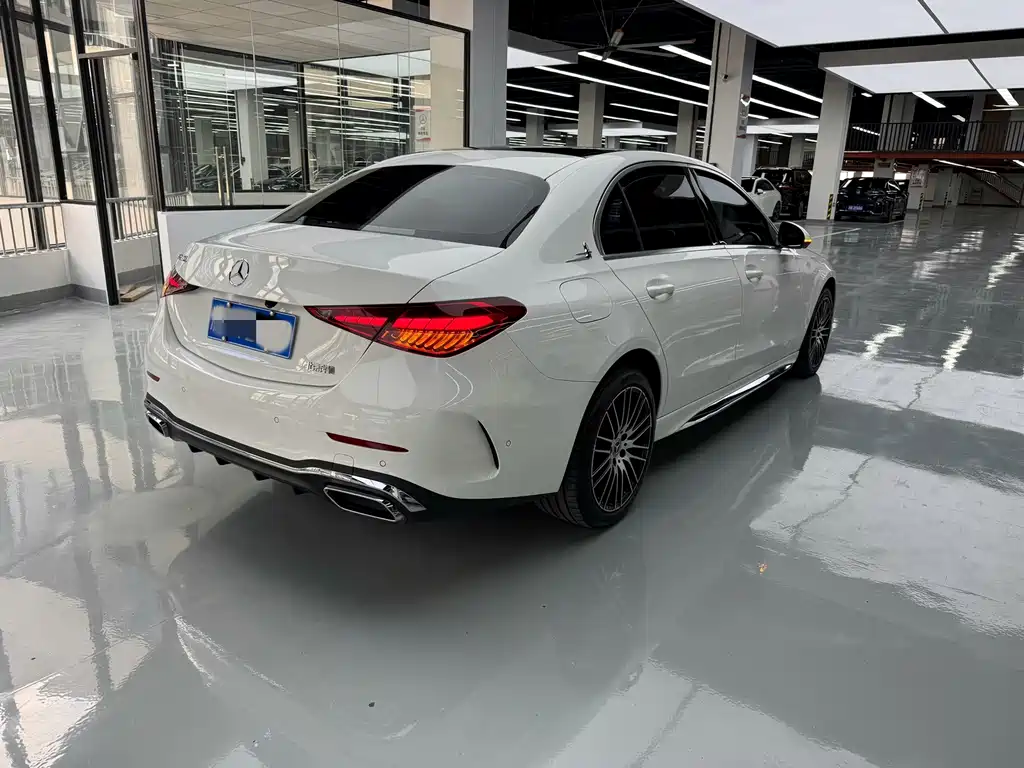 Mercedes-Benz C-Class — миниатюра 14