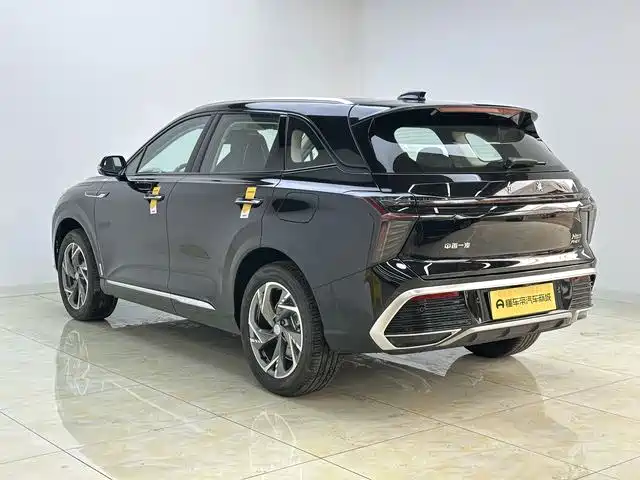 Hongqi Hongqi HS3 PHEV — миниатюра 7