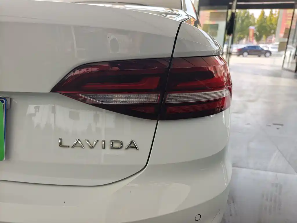Volkswagen Lavida — миниатюра 8