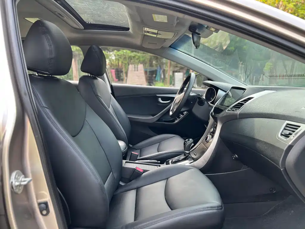 Hyundai Elantra Langdong 1.6L Auto Premium Type, фото 12