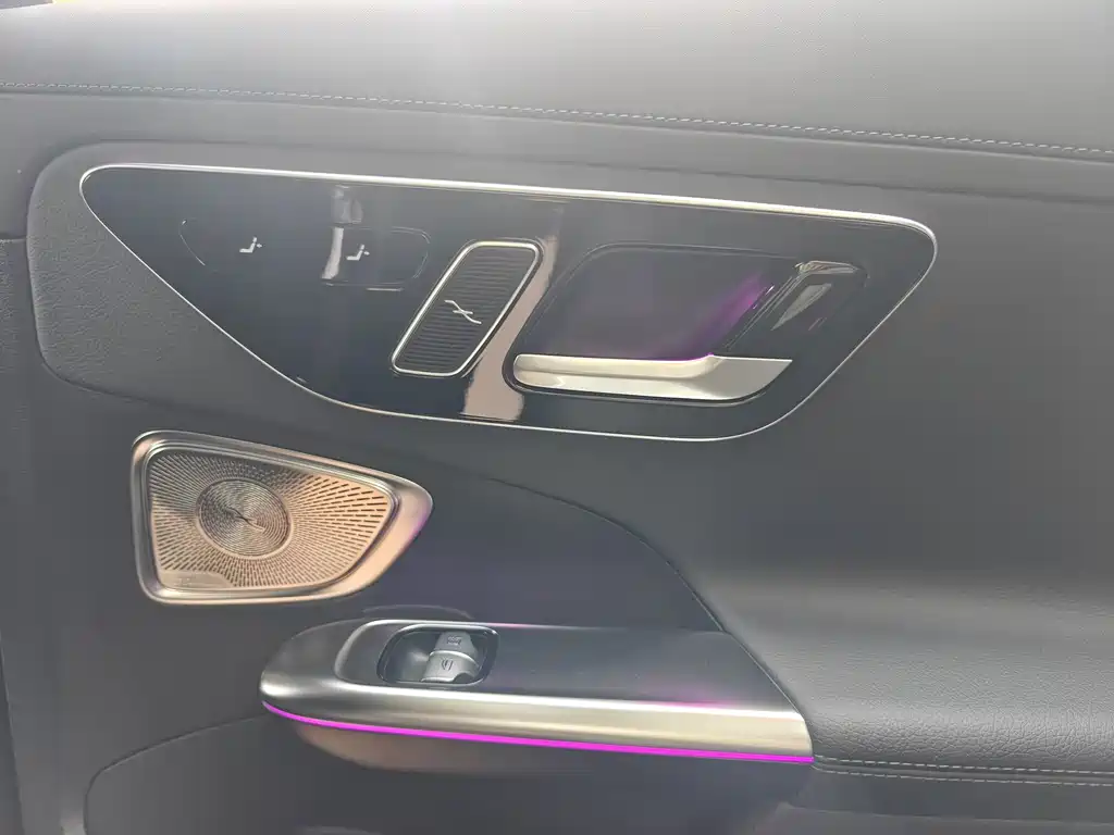 Mercedes-Benz C-Class — миниатюра 15