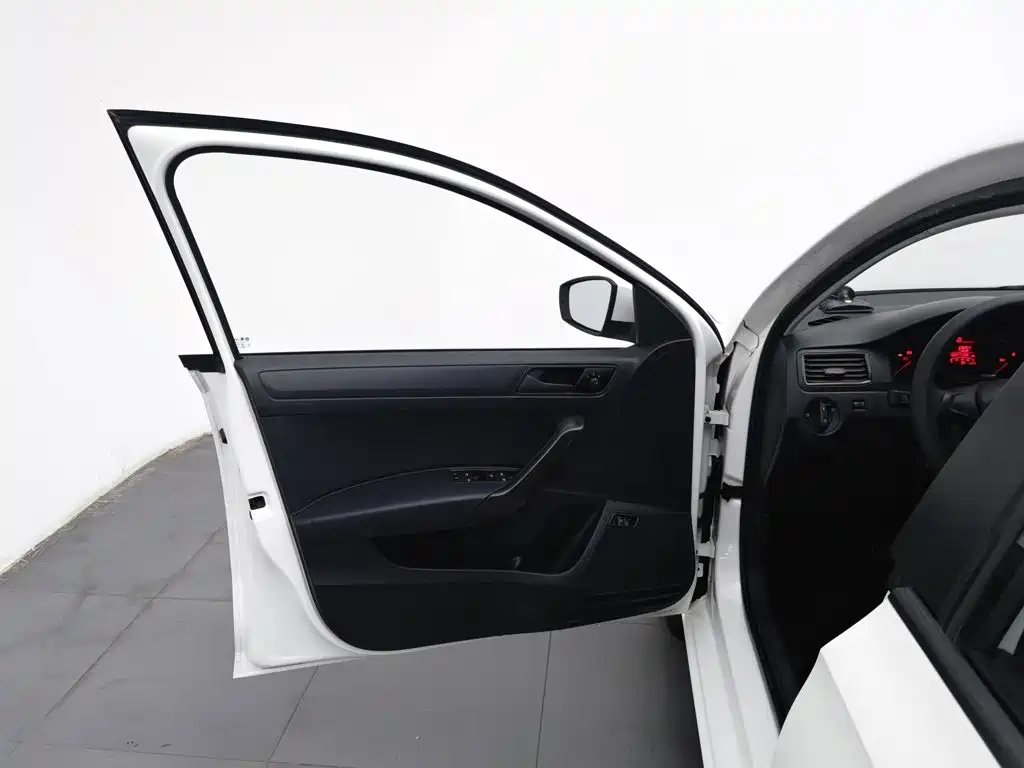 Volkswagen Santana — миниатюра 8