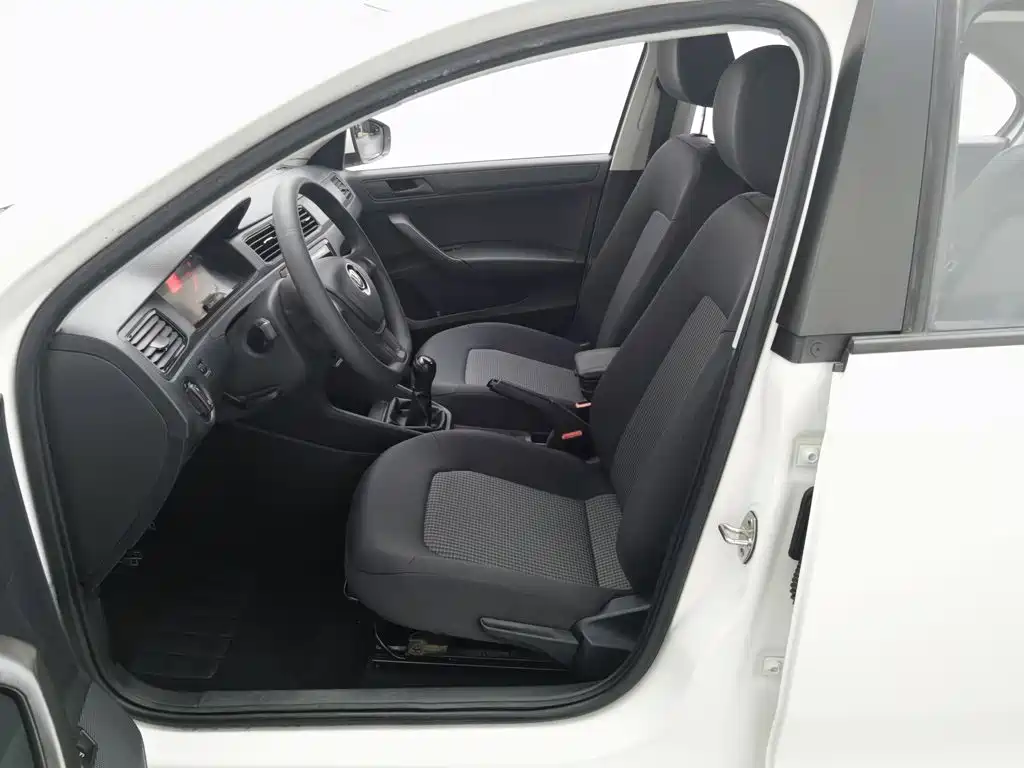 Volkswagen Santana — миниатюра 10