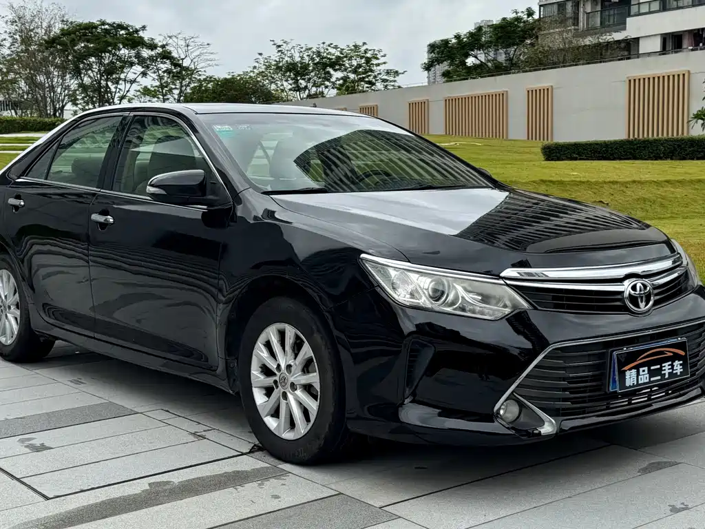 Toyota Camry — миниатюра 4