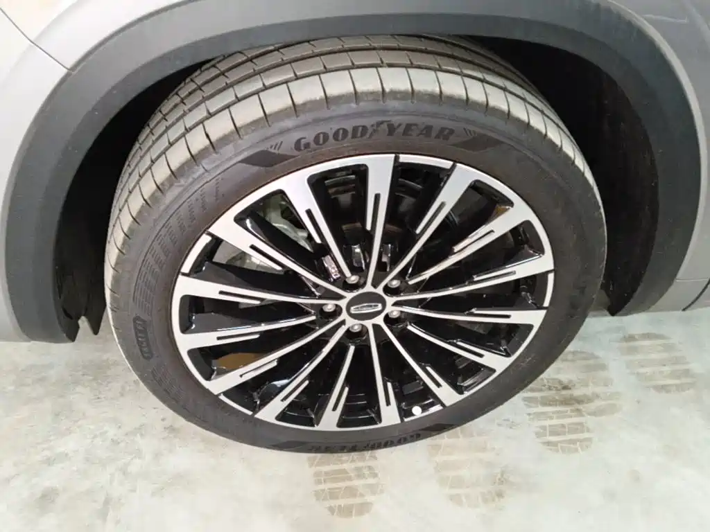 Geely Xingyue L — миниатюра 23