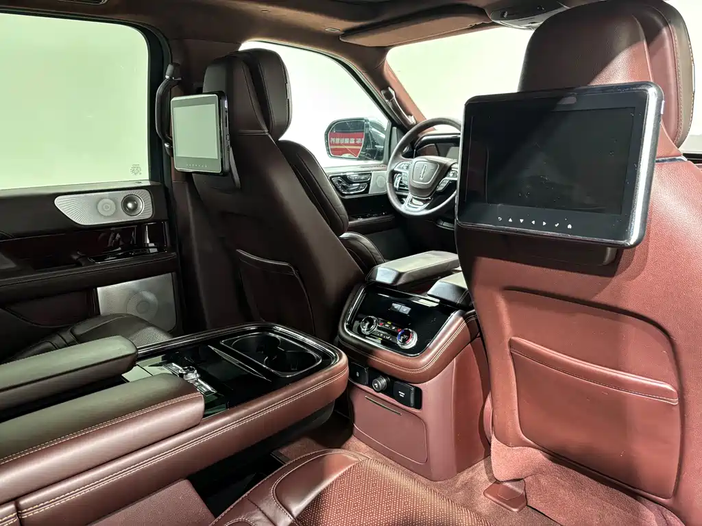 Lincoln Navigator — миниатюра 10