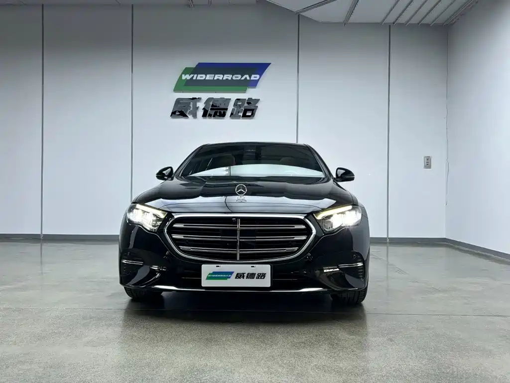Mercedes-Benz E-Class — миниатюра 2