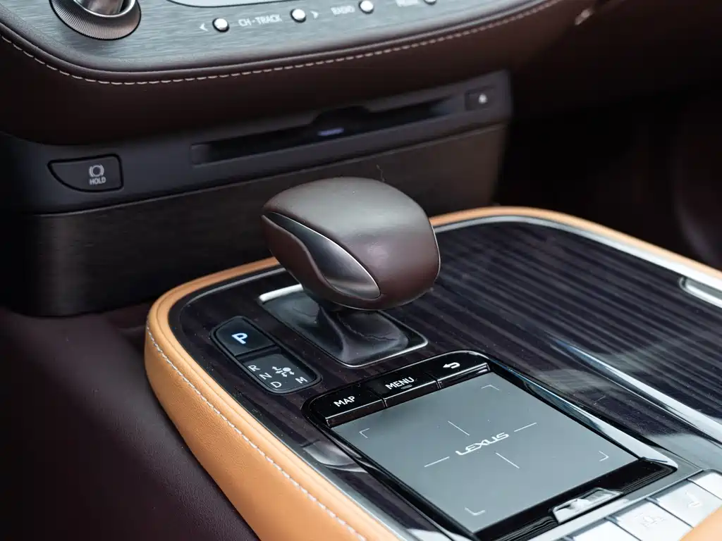 Lexus LS — миниатюра 15