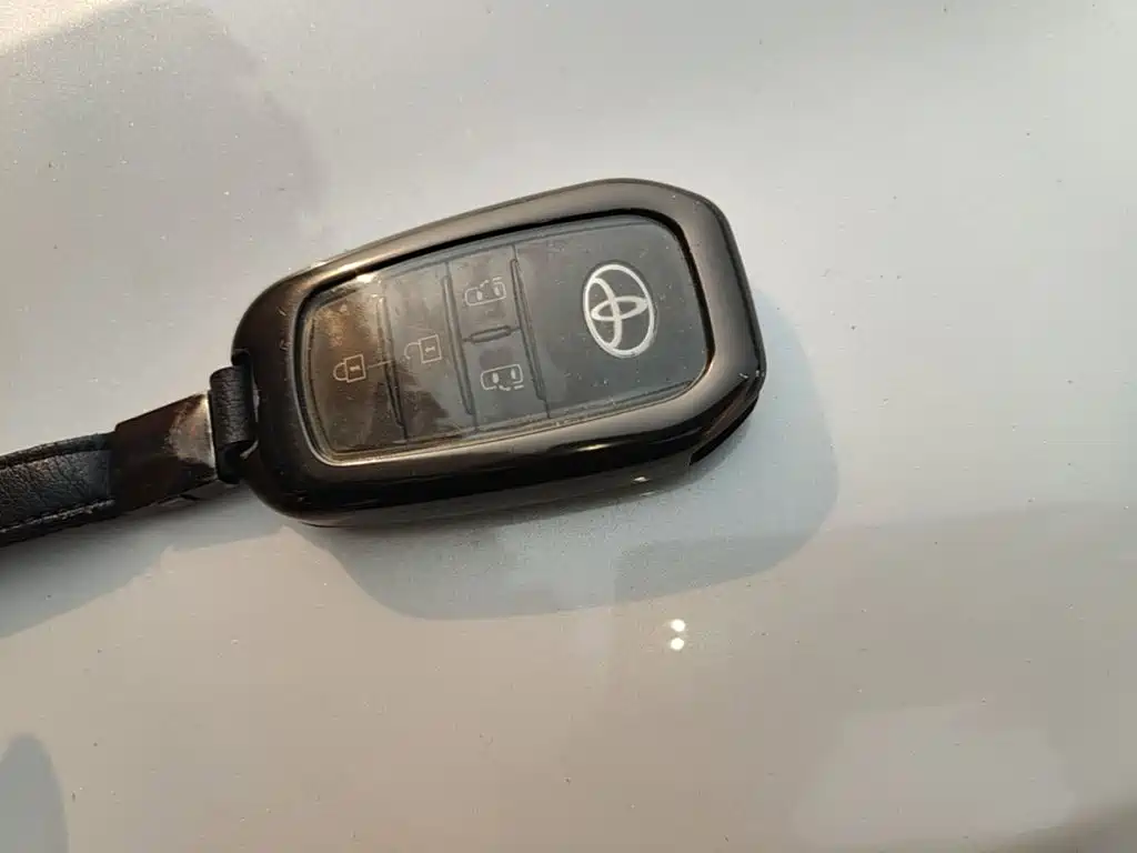 Toyota Sienna — миниатюра 9