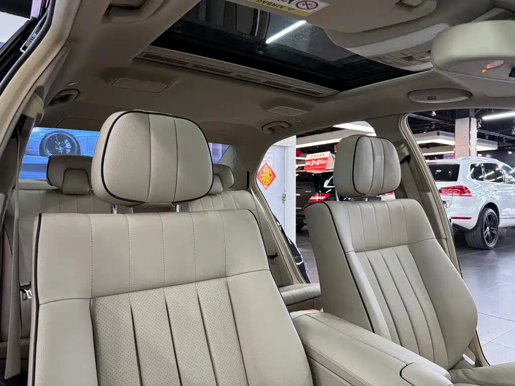Mercedes-Benz E-Class — миниатюра 11