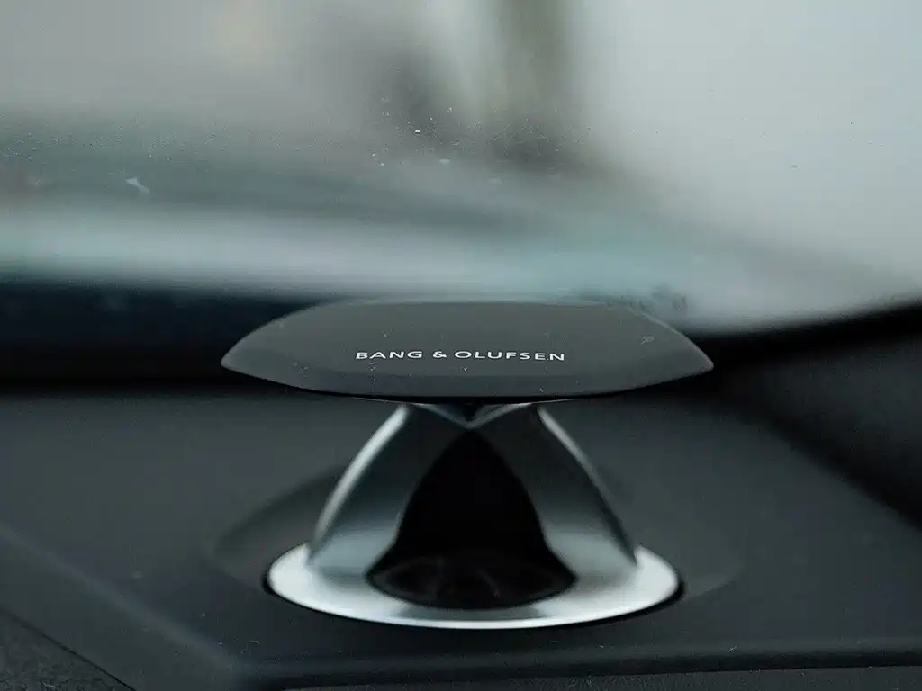 Lamborghini Urus — миниатюра 17