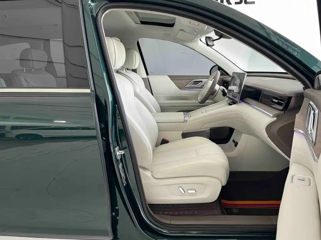 Wuling Xingguang L — миниатюра 10