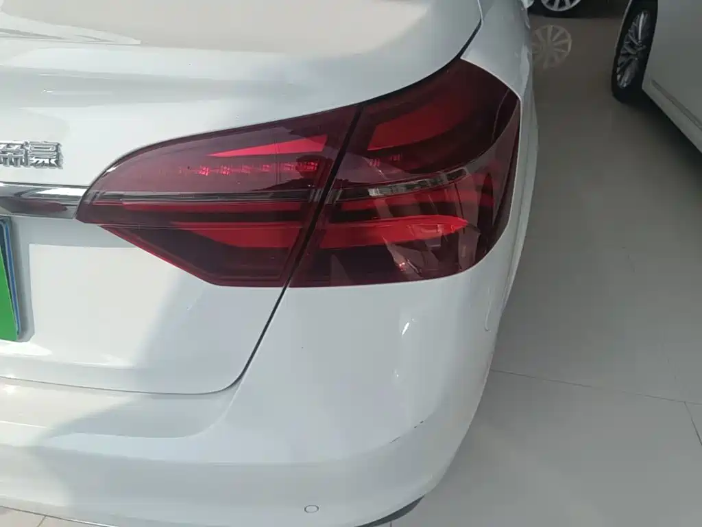 Geely Emgrand — миниатюра 8