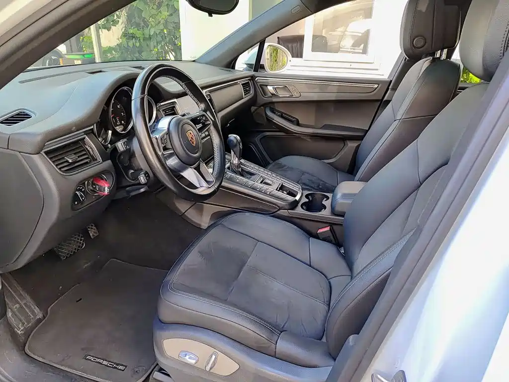 Porsche Macan — миниатюра 7