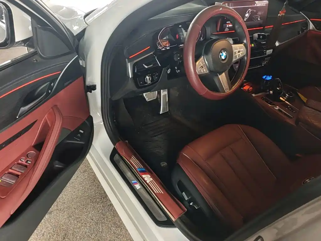 BMW 5 Series — миниатюра 16