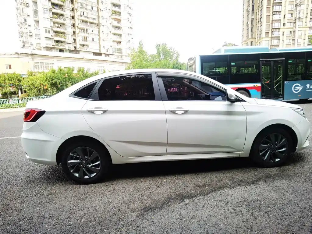 Changan Eado DT — миниатюра 4
