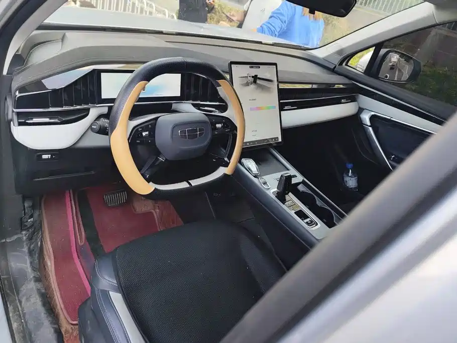Geely Boyue L — миниатюра 12
