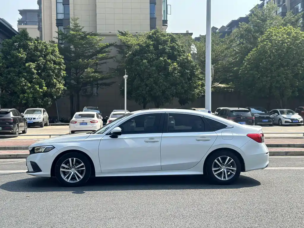 Honda Civic — миниатюра 8