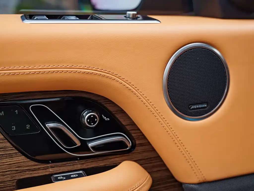 Land Rover Range Rover — миниатюра 14