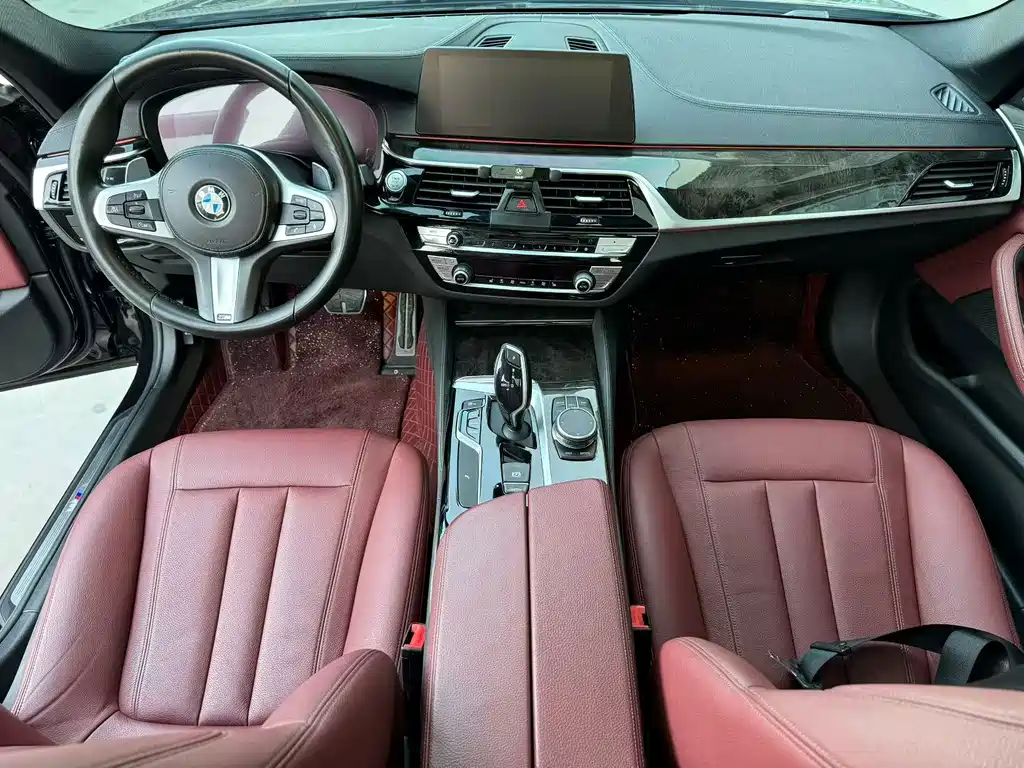 BMW 5 Series — миниатюра 8