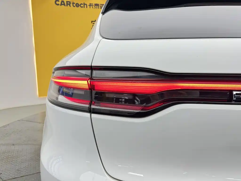 Porsche Macan — миниатюра 9