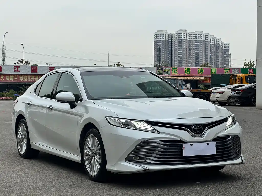 TOYOTA CAMRY
