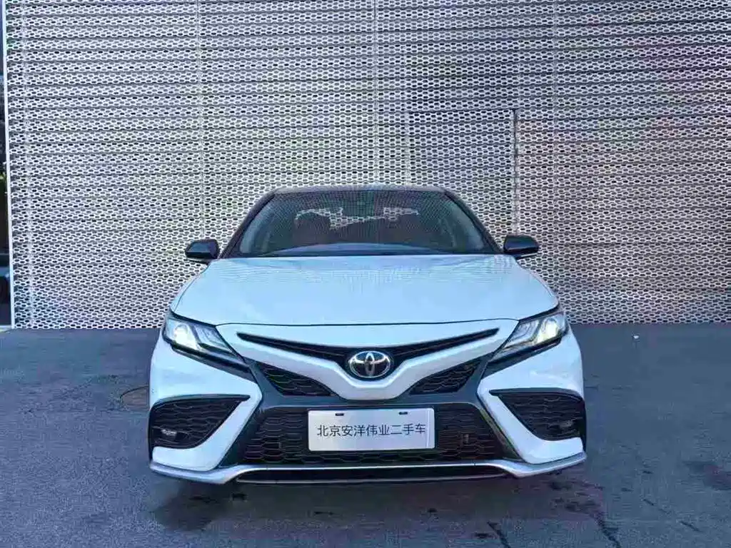 Toyota Camry — миниатюра 12
