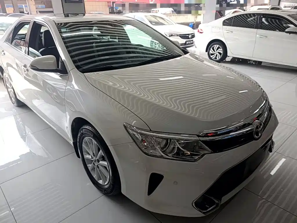 Toyota Camry — миниатюра 4