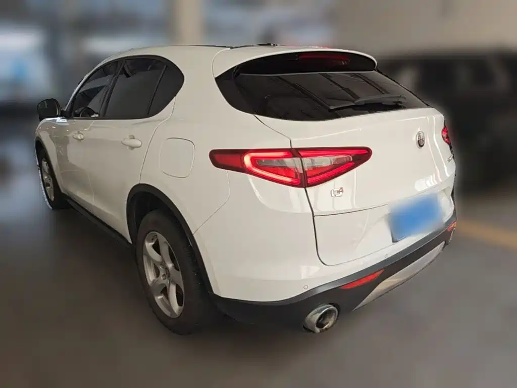 Alfa Romeo Stelvio — миниатюра 7