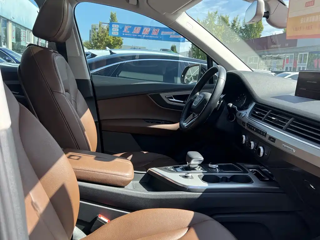 Audi Q7 — миниатюра 11